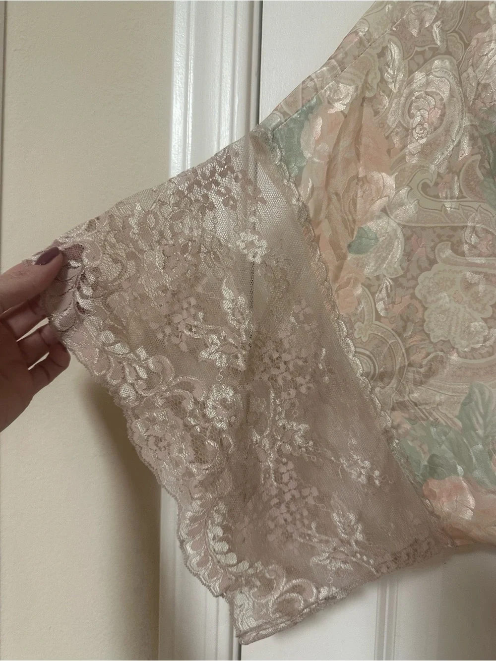 Lucie Ann lightweight satin